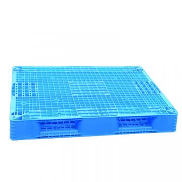 Heavy duty plastic pallet for beverage industry